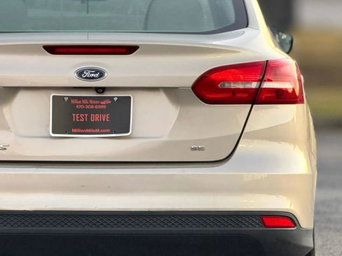 Used 2017 Ford Focus SE w/ Cold Weather Package image 14