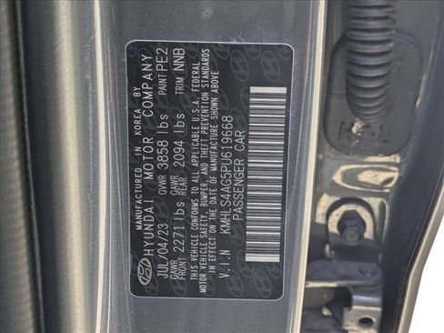 Used 2023 Hyundai Elantra SEL w/ Convenience Package FWD image 25
