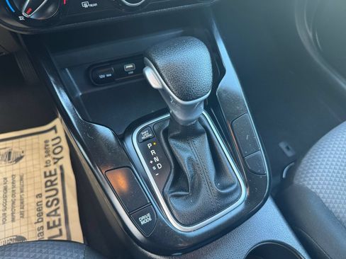 Used 2025 Kia Soul LX w/ LX Technology Package FWD image 38
