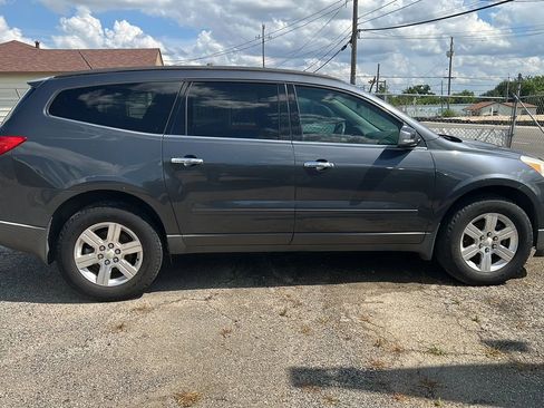 Used 2012 Chevrolet Traverse LT FWD image 8