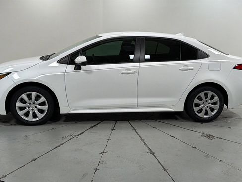 Certified 2022 Toyota Corolla LE image 8
