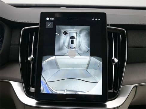 New 2026 Volvo XC90 B6 Ultra image 22