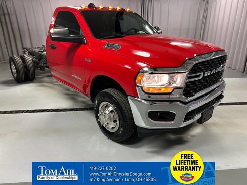 Used 2022 RAM 3500 SLT w/ Quick Order Package 27G SLT RWD image 1