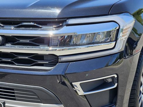 Used 2024 Ford Expedition Max Limited AWD/4WD image 5
