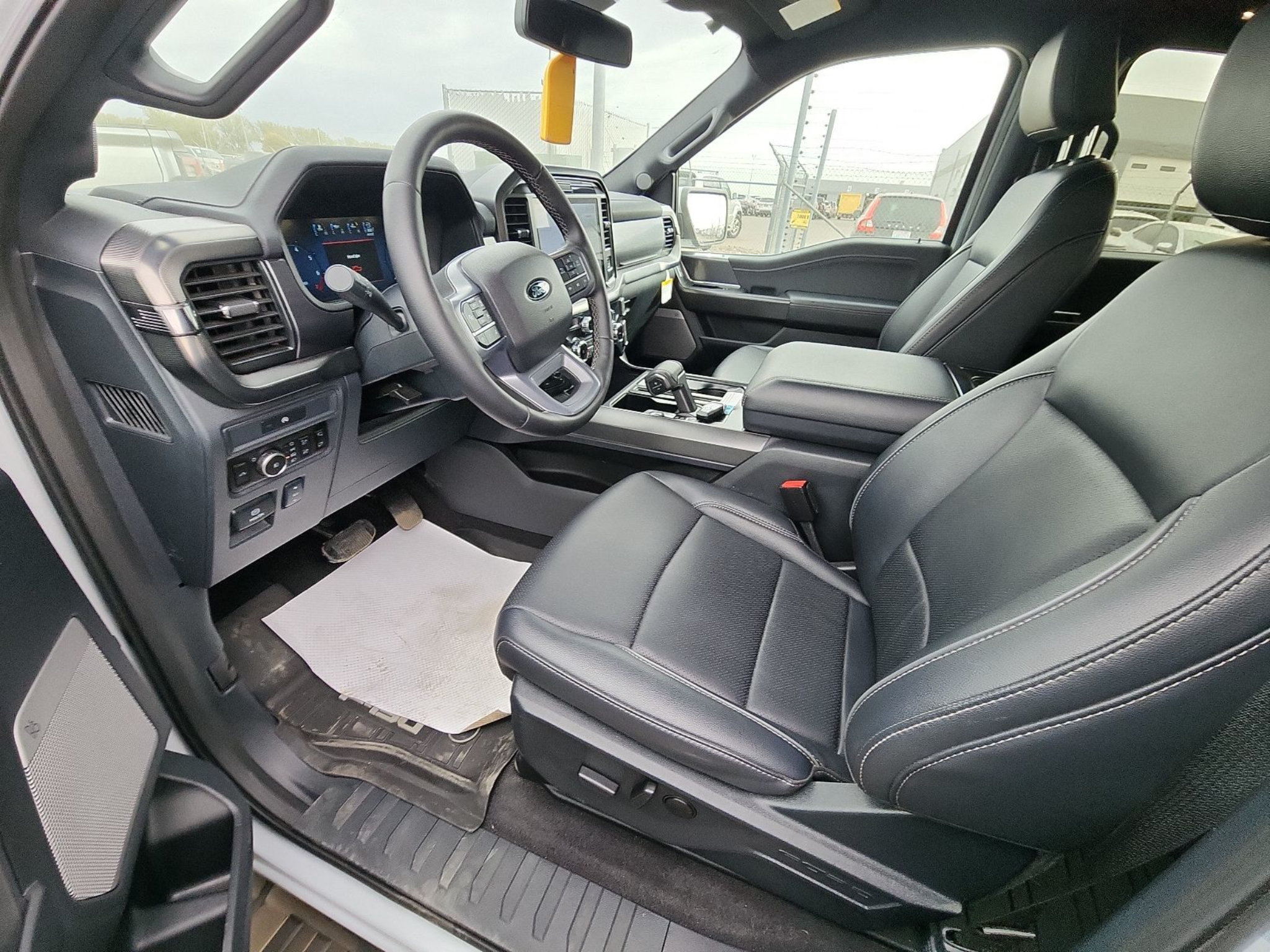 Used 2025 Ford F150 Lariat AWD/4WD image 5