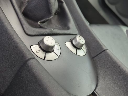 Used 2005 Mercedes-Benz SLK 350 image 24