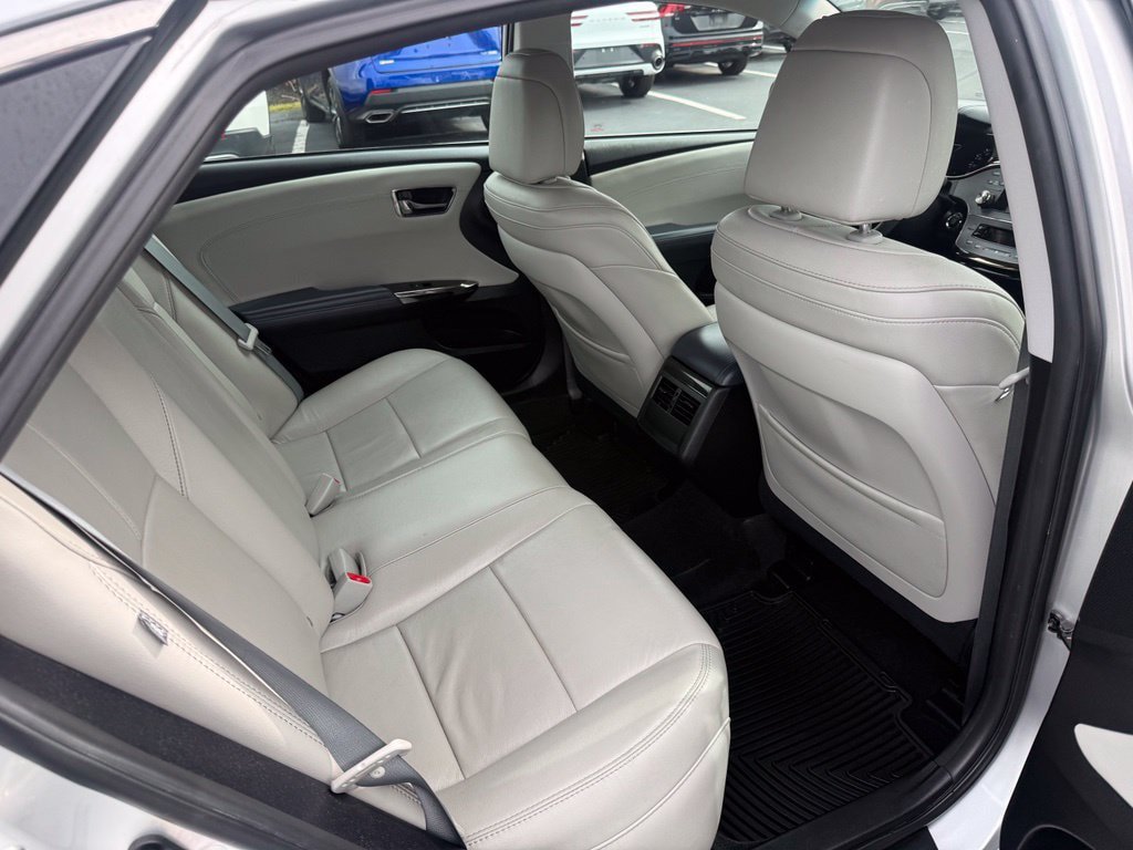 Used 2014 Toyota Avalon XLE Touring FWD image 19