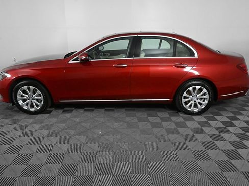 Used 2017 Mercedes-Benz E 300 4MATIC image 3