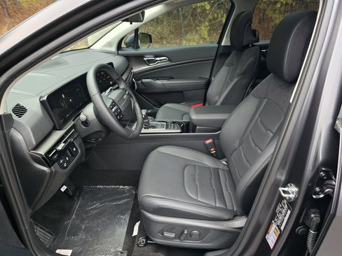 New 2026 Kia Sportage SX FWD image 5