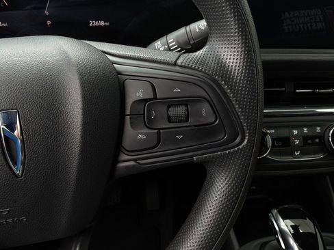 Used 2025 Buick Envista Preferred image 34