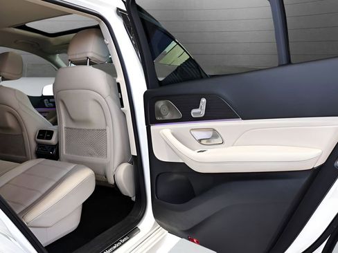 Used 2022 Mercedes-Benz GLS 450 4MATIC image 54