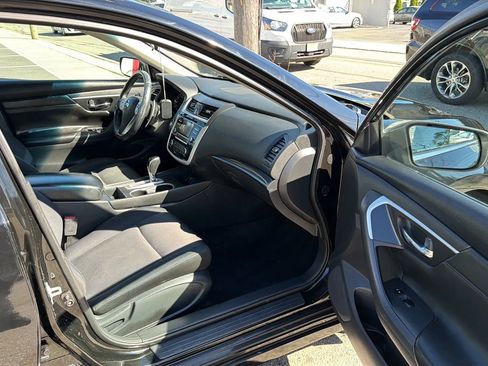 Used 2018 Nissan Altima 2.5 SR FWD image 25