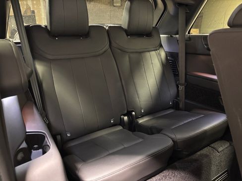 Used 2025 Land Rover Range Rover Long Wheelbase SE AWD/4WD image 42