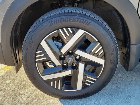 Certified 2025 Nissan Kicks SV image 13