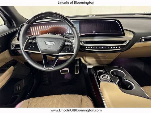Used 2025 Cadillac Lyriq Luxury w/ Nappa Leather Package AWD/4WD image 16