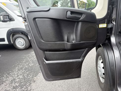 Used 2021 RAM ProMaster 2500 w/ Convenience Group FWD image 14