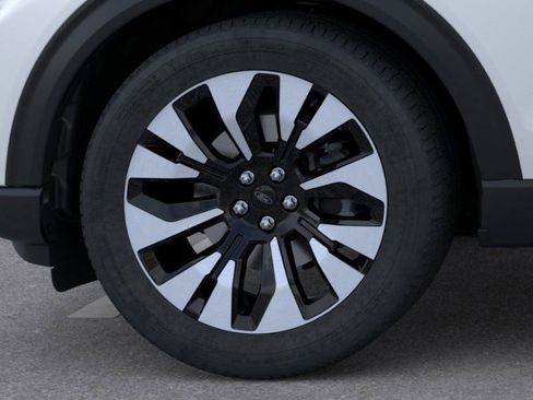 New 2026 Ford Explorer Platinum w/ LUX Leather Package image 19