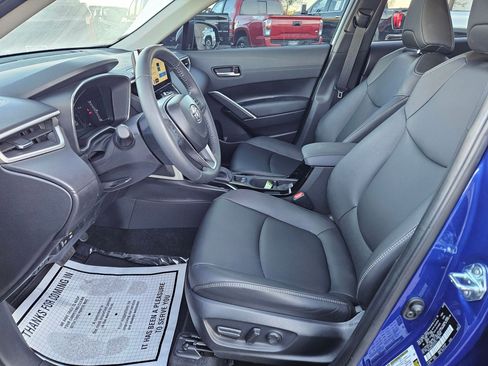 Used 2025 Toyota Corolla Cross XLE image 17