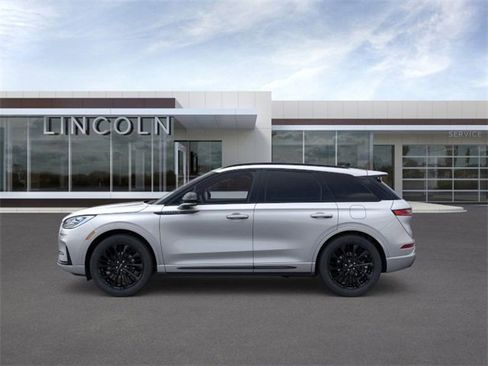 New 2024 Lincoln Corsair Reserve w/ Equipment Group 201A image 3