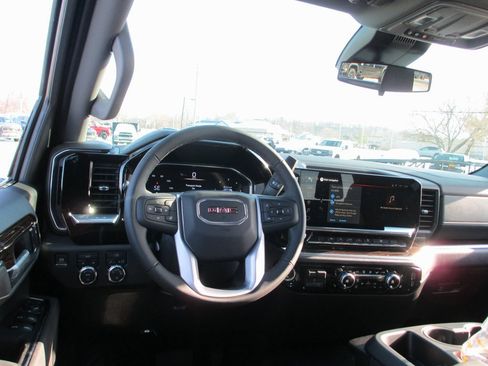 New 2026 GMC Sierra 1500 SLE image 13