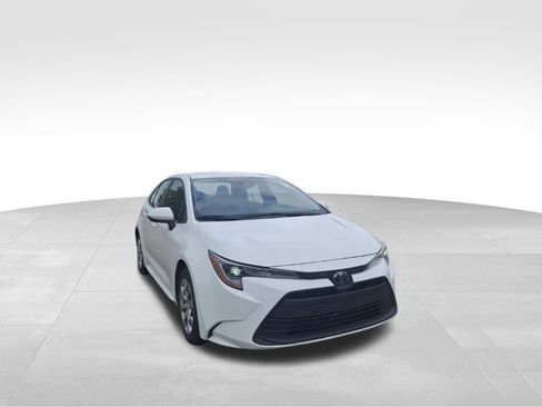 Used 2024 Toyota Corolla LE image 5