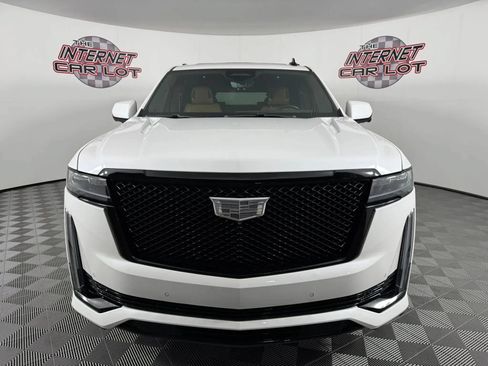 Used 2021 Cadillac Escalade Sport AWD/4WD image 2