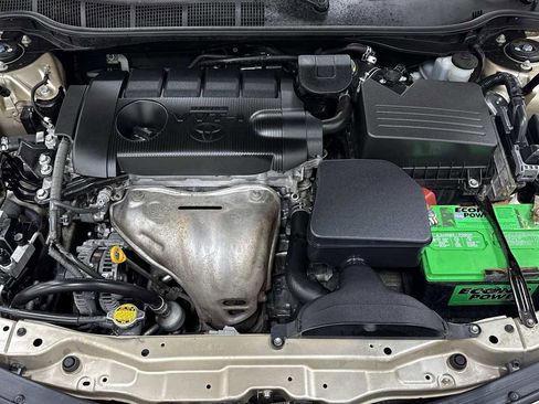 Used 2011 Toyota Camry LE image 28