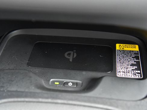 Used 2024 Toyota Corolla SE w/ SE Package image 27