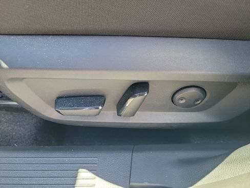 Certified 2025 Nissan Rogue SV FWD image 14