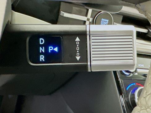 Used 2025 Hyundai Santa Fe SEL image 24