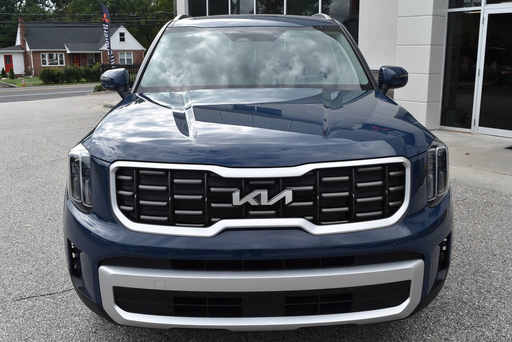 Used 2025 Kia Telluride S AWD/4WD image 3