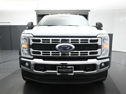New 2025 Ford F550 XL w/ XL Chrome Package image 8
