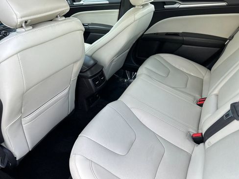 Used 2016 Ford Fusion Titanium FWD image 11