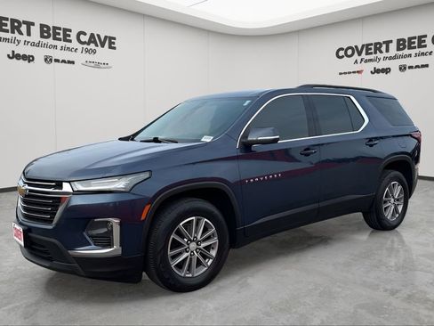 Used 2023 Chevrolet Traverse LT image 3