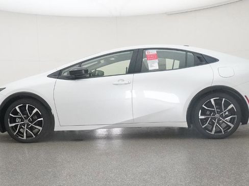 New 2026 Toyota Prius Plug-In Hybrid image 10