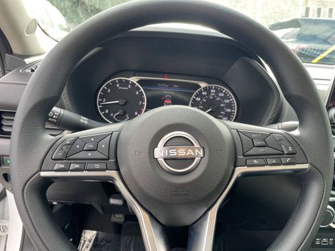 Used 2025 Nissan Sentra SV image 28