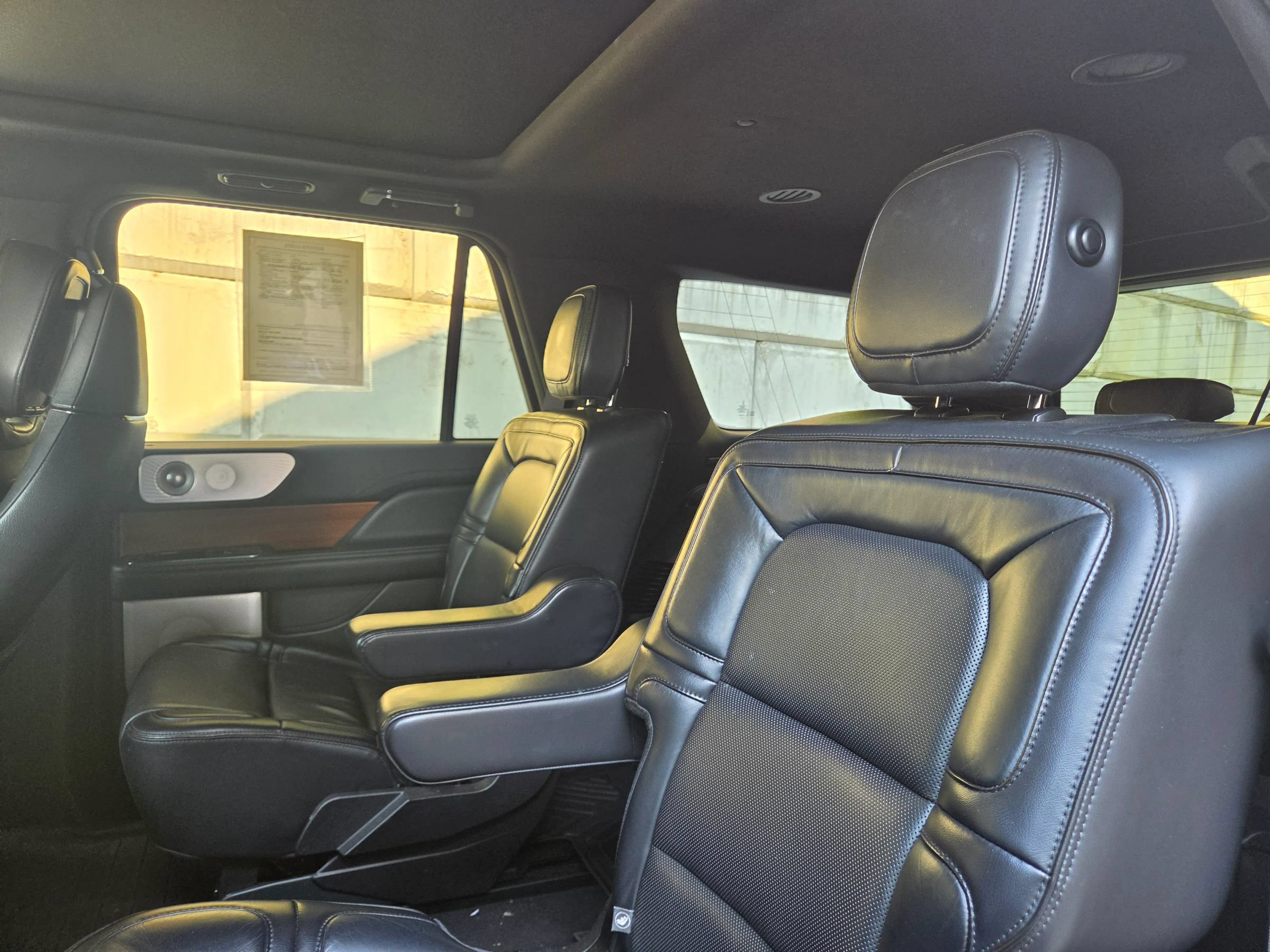 Used 2019 Lincoln Navigator Reserve AWD/4WD image 4
