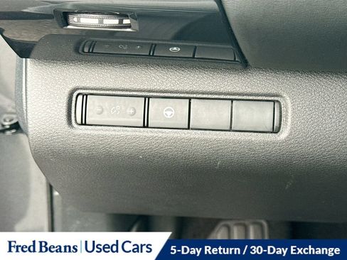 Used 2023 Nissan Pathfinder SV AWD/4WD image 15