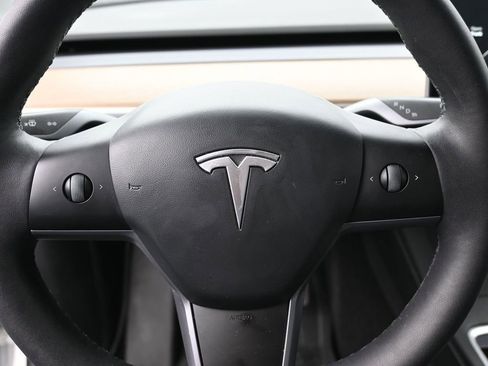 Used 2021 Tesla Model Y Long Range image 10