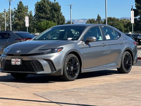 New 2026 Toyota Camry SE FWD image 8