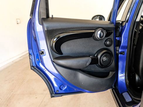 Used 2019 MINI Cooper S w/ Premium Package image 35