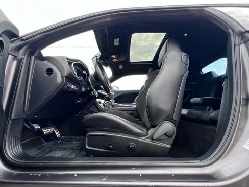 Used 2015 Dodge Challenger SRT w/ Technology Group image 11