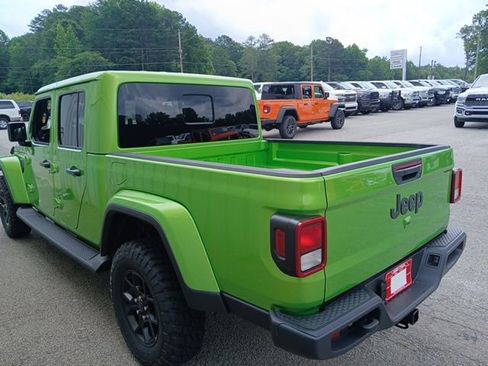 New 2025 Jeep Gladiator Sport S image 8