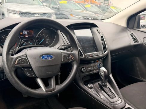 Used 2016 Ford Focus SE FWD image 17
