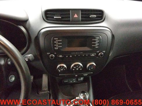Used 2015 Kia Soul + FWD image 12
