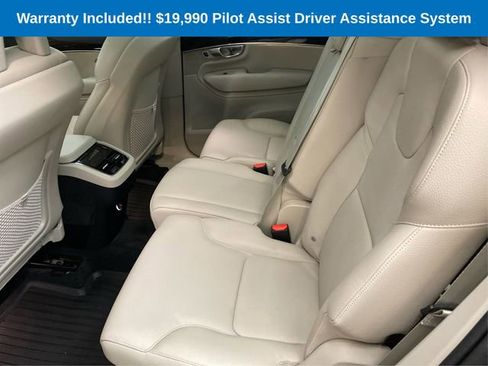 Used 2017 Volvo XC90 T6 Momentum w/ Vision Package image 11