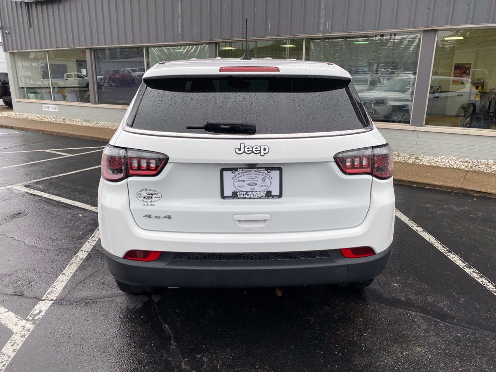 Used 2024 Jeep Compass Sport AWD/4WD image 6