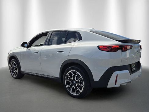 New 2026 BMW X2 xDrive28i AWD/4WD image 5