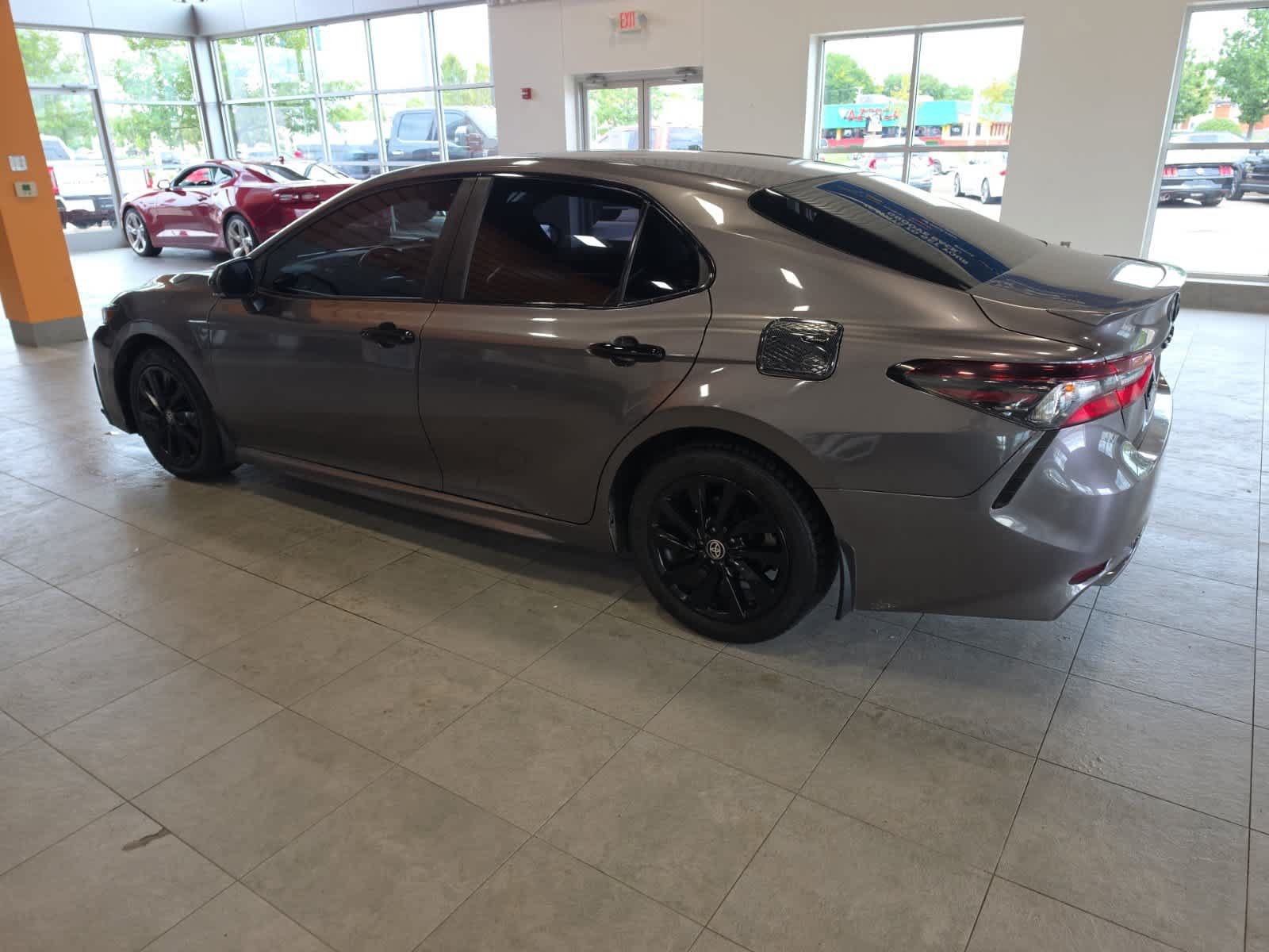 Used 2022 Toyota Camry SE FWD image 12