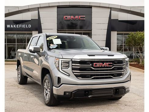Used 2025 GMC Sierra 1500 SLT image 1